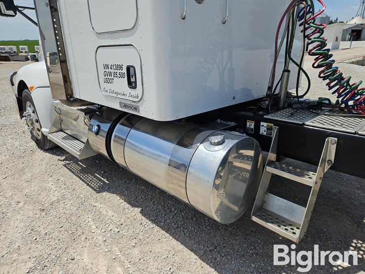 2014-kenworth-t660-image-18