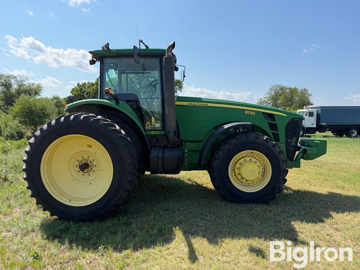 john-deere-8130-image-8