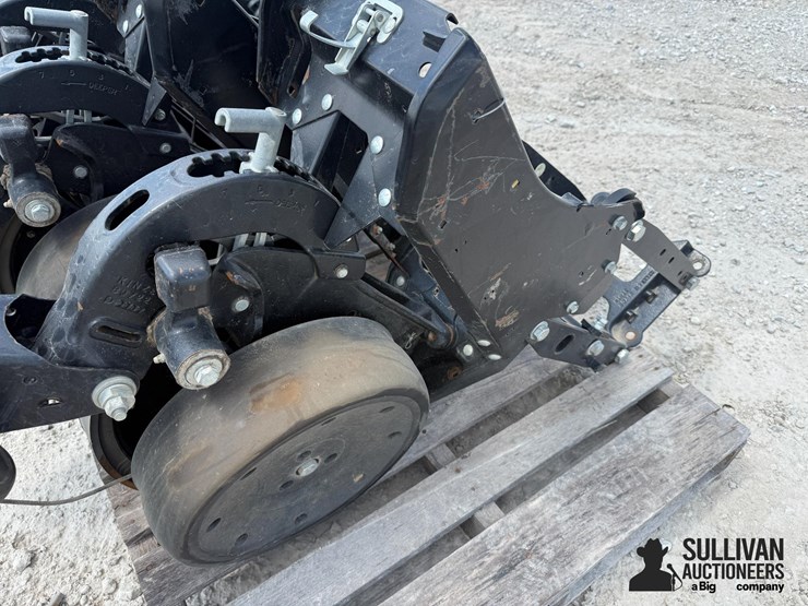 kinze-4000-series-row-units-(bid-per-unit)-image-6