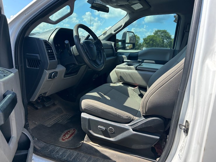2017-ford-f550-image-7
