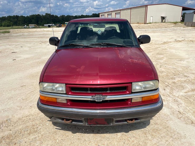 2002-chevrolet-s10-image-5