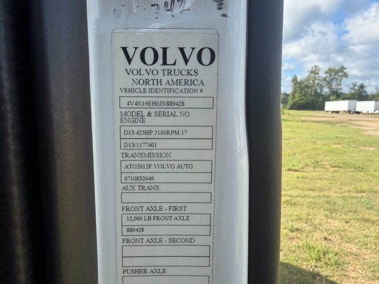 2018-volvo-vnl42t300-image-9