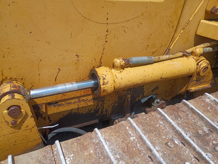 caterpillar-d4c-image-59