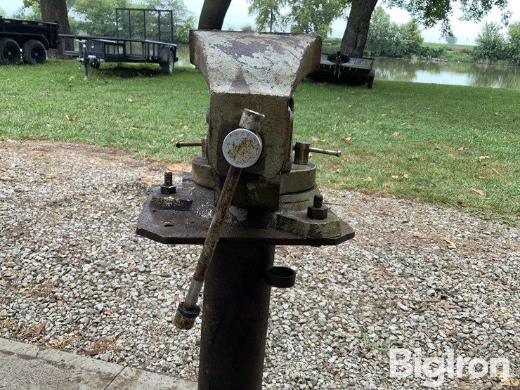 k-tool-6"-free-standing-hand-vice-image-14
