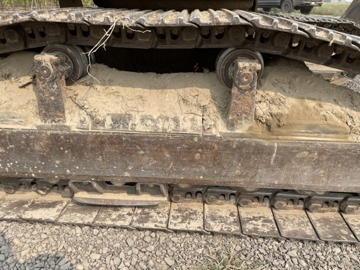 caterpillar-225-image-15