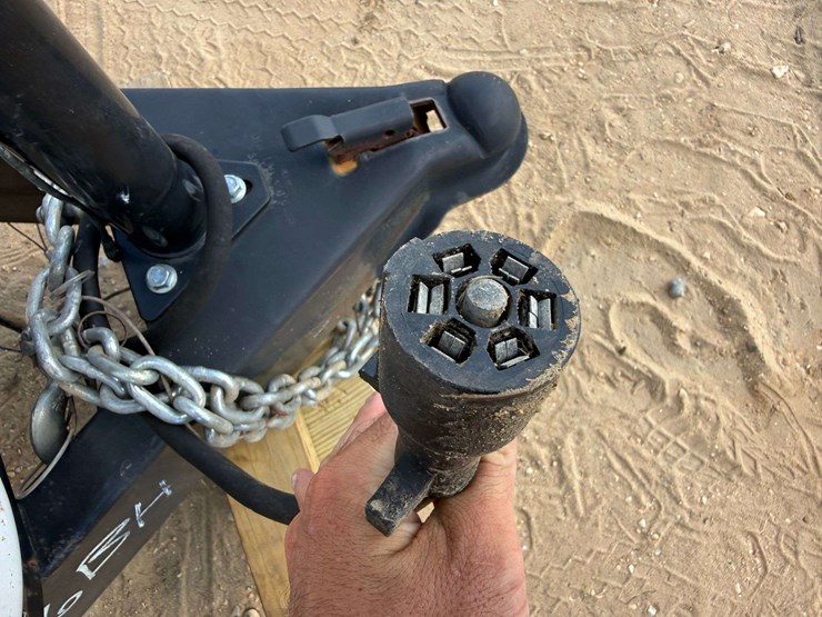 2021-keystone-bumper-pull-camper-image-21