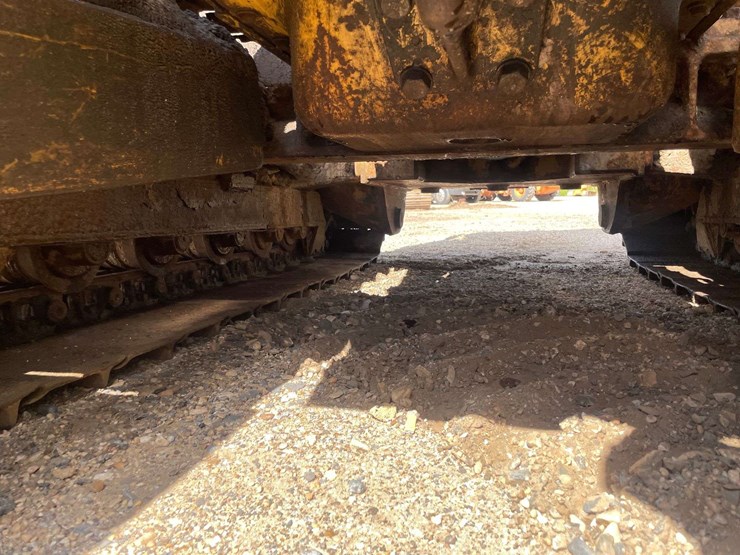caterpillar-d4c-image-23