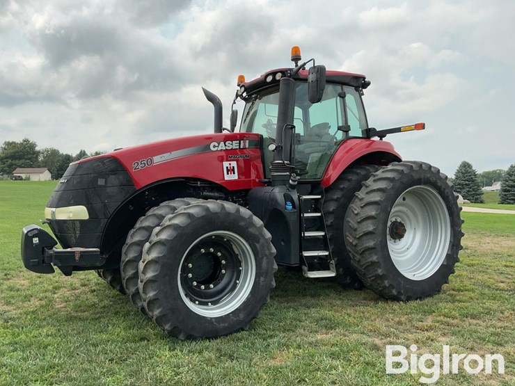 2018-case-ih-magnum-250-image-1
