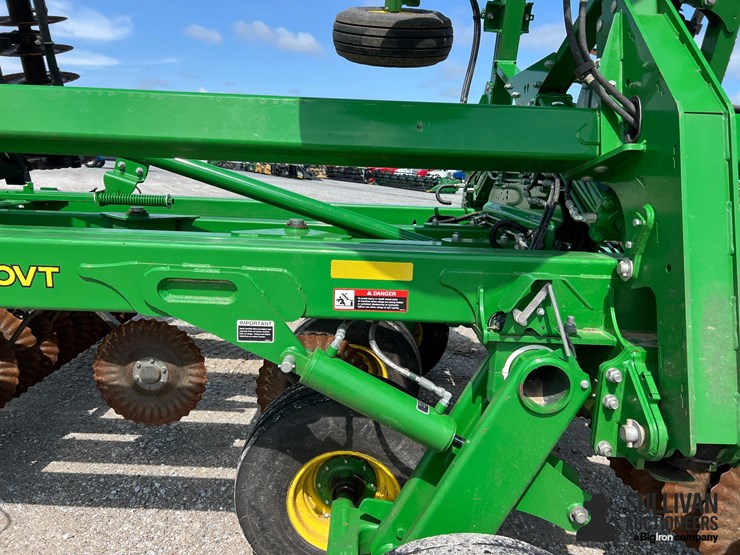 2021-john-deere-2660vt-image-13