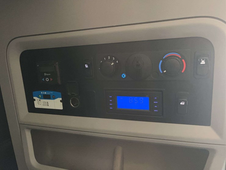 2022-kenworth-t680-image-27