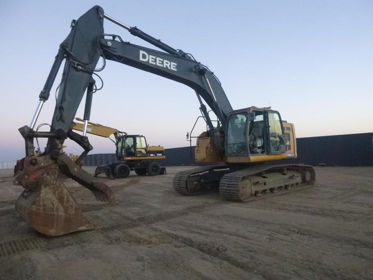 2019-deere-345g-lc-image-2
