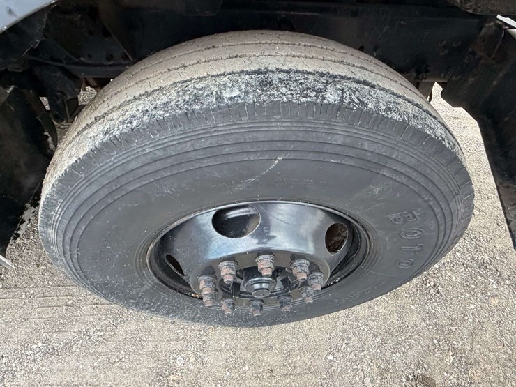 2006-ford-f750-image-16