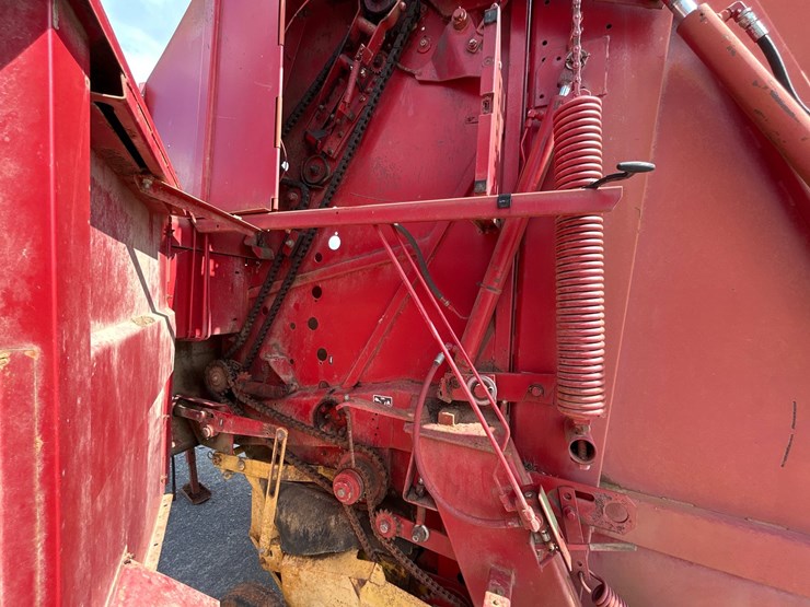 new-holland-650-image-9