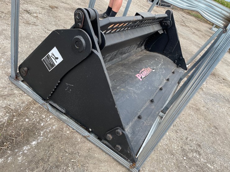 #9788-•-pabreak-72"-skid-steer-4-in-1-bucket-attachment-image-1