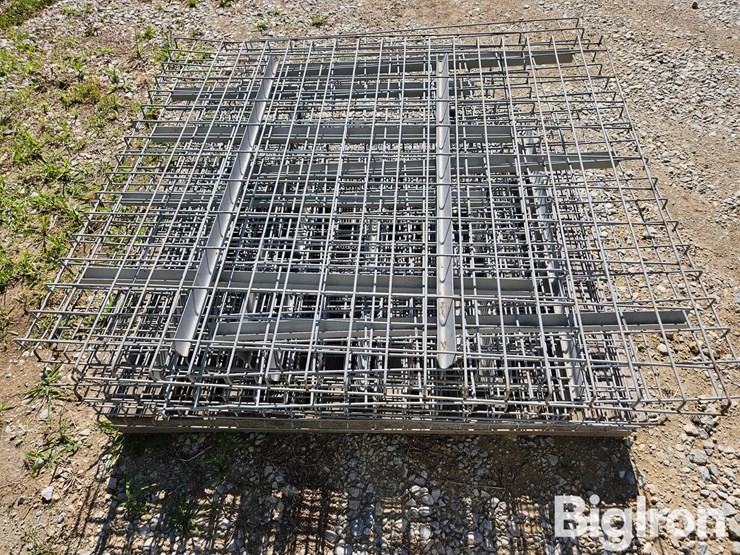 pallet-rack-wire-decking-image-4