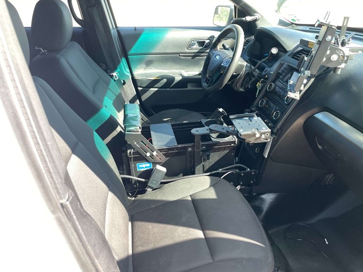 2018-ford-explorer-image-17
