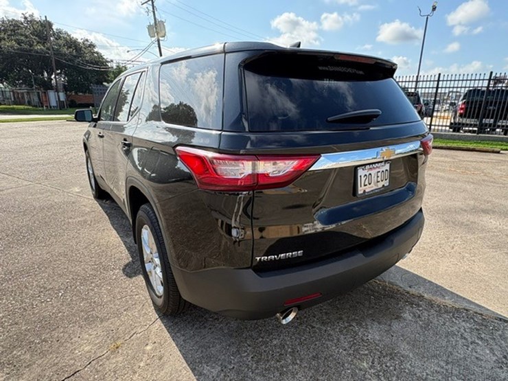 2021-chevrolet-traverse-image-6