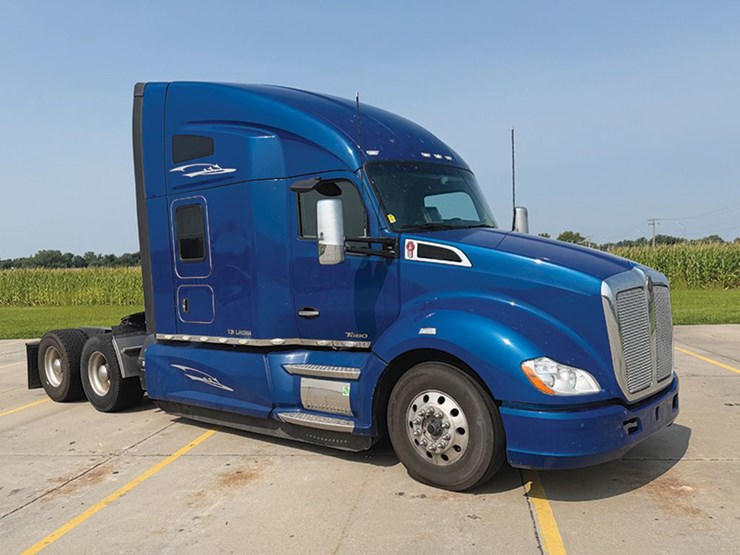 2020-kenworth-t680-image-1