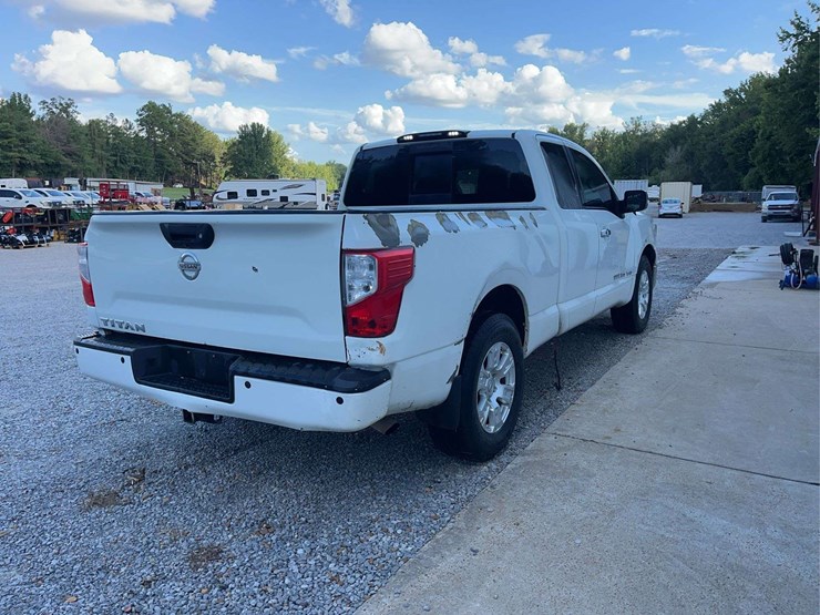 2018-nissan-titan-image-5