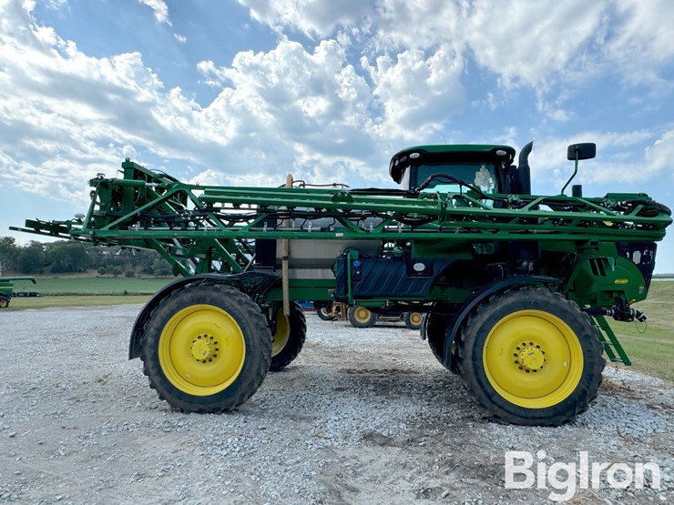 2020-john-deere-r4038-image-4