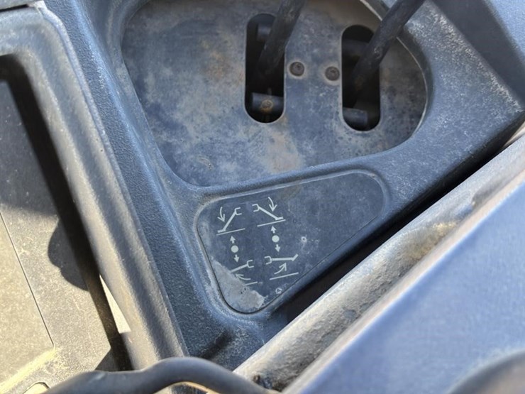 2007-deere-410j-image-43