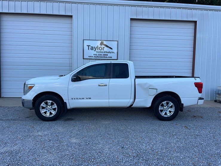 2018-nissan-titan-image-1