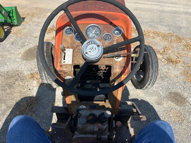 massey-ferguson-165-image-11