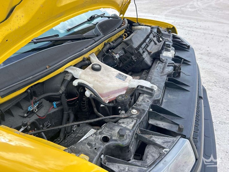 2022-chevrolet-express-2500-image-9