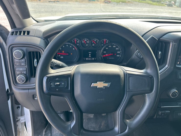 2020-chevrolet-1500-image-12