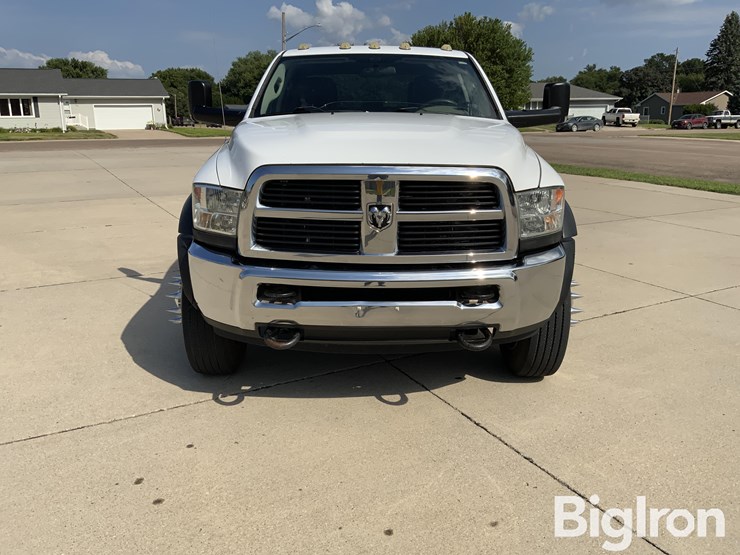 2012-dodge-ram-5500-image-2