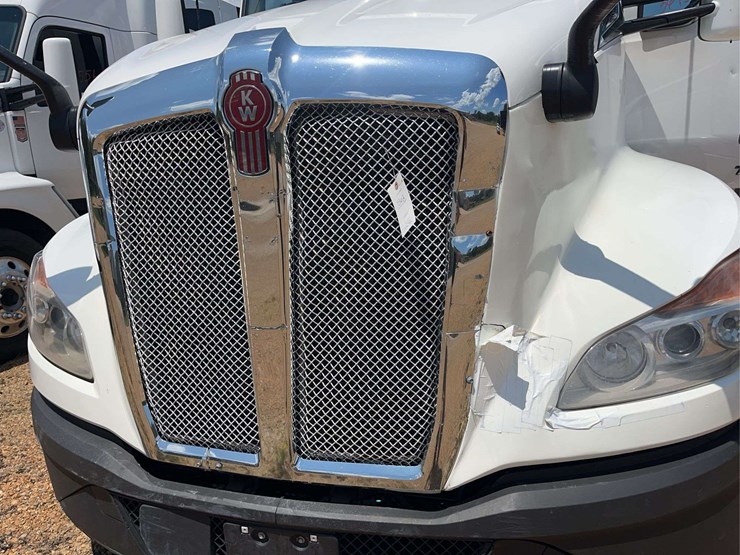 2022-kenworth-t680-image-3
