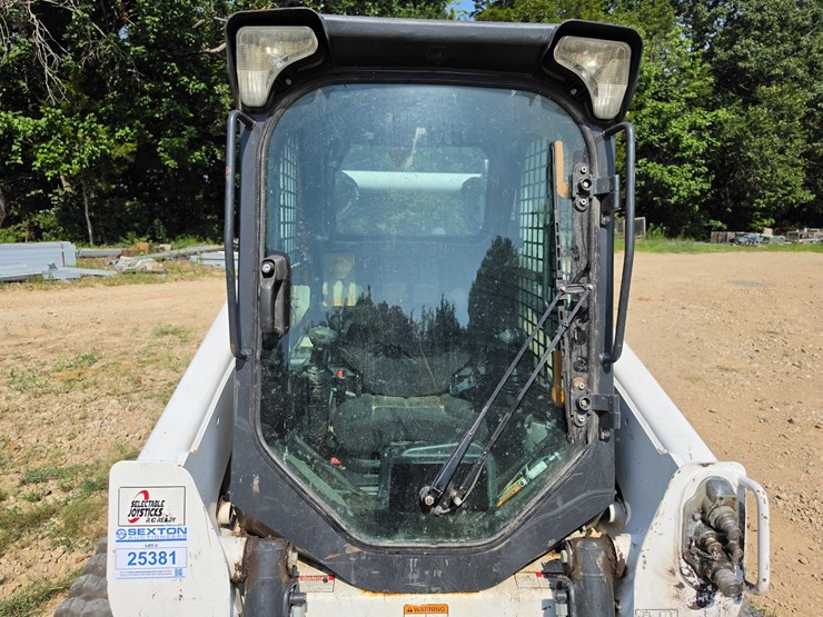 2020-bobcat-t770-image-15