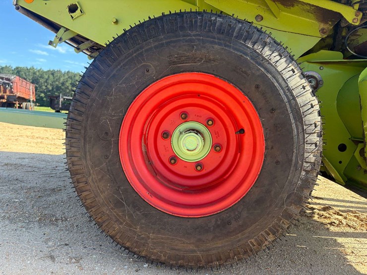 claas-variant-280-image-8