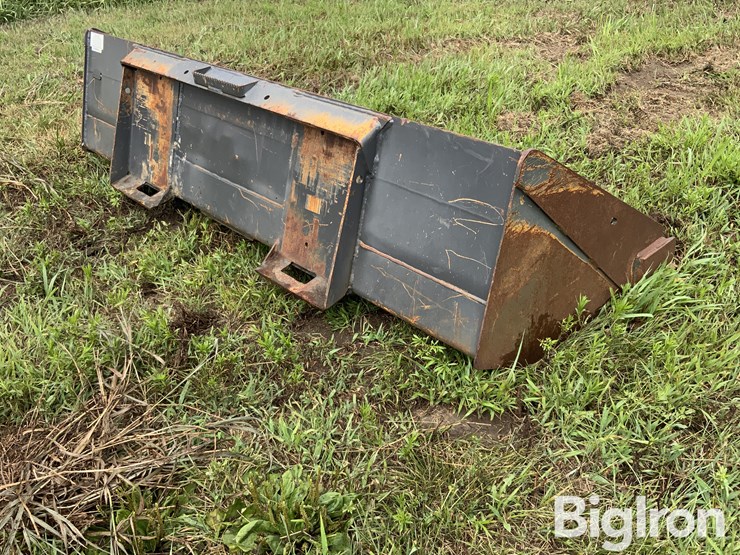 cnh-78"-heavy-duty-low-profile-skid-steer-bucket-image-5