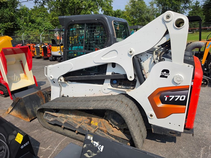 2023-bobcat-t770-image-4