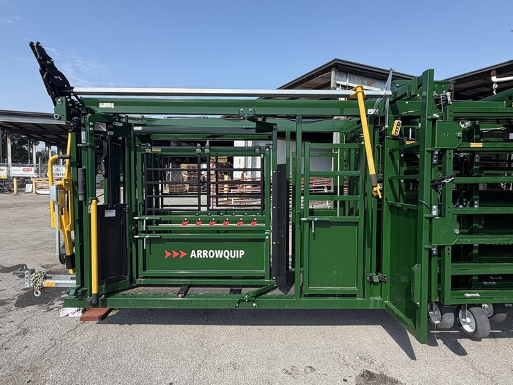new/unused-arrowquip-heeler-75c-portable-corral,-chute-and-alley-image-11