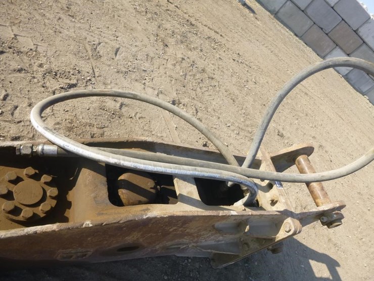 2011-ub-ub312-excavator-breaker-image-6