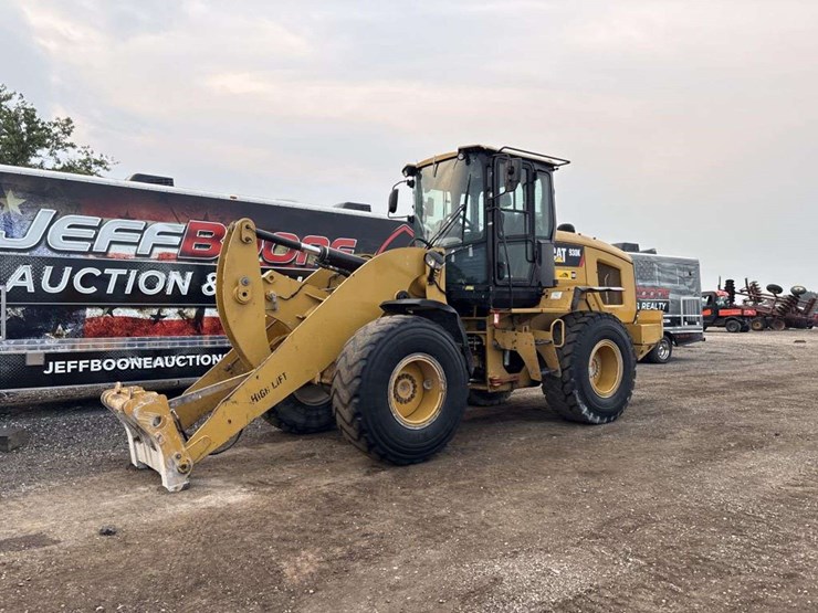 caterpillar-930k-image-1