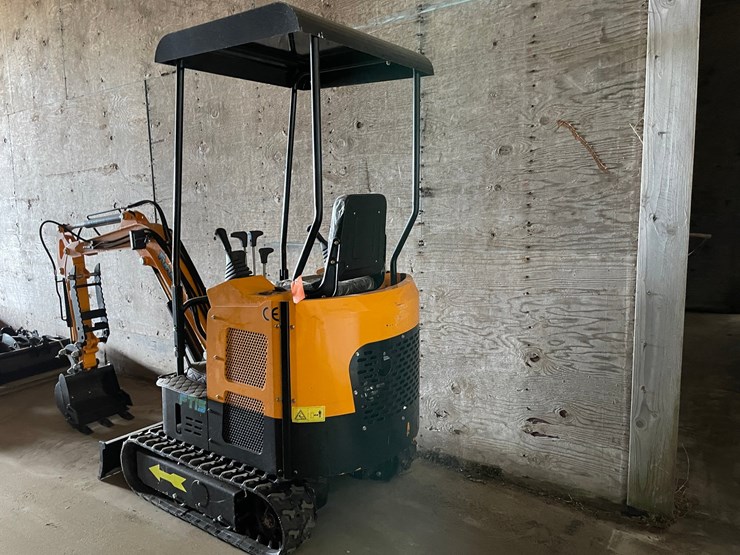 #9731-•-future-mini-excavator-image-2
