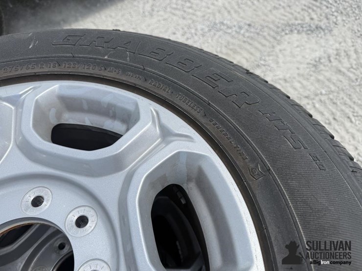 general-grabber-lt275/65r18-tires-on-8-bolt-ford-rims-image-9