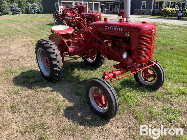 1953-mccormick-farmall-super-a-2wd-tractor-image-3