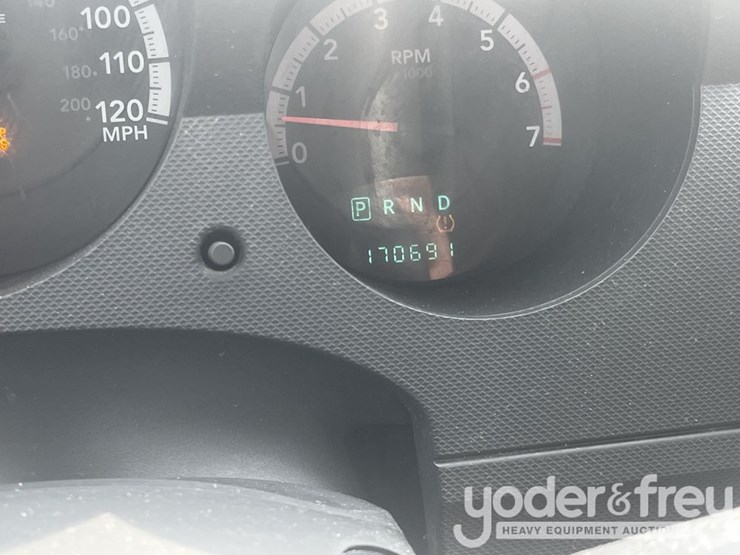 2008-dodge-nitro-image-38
