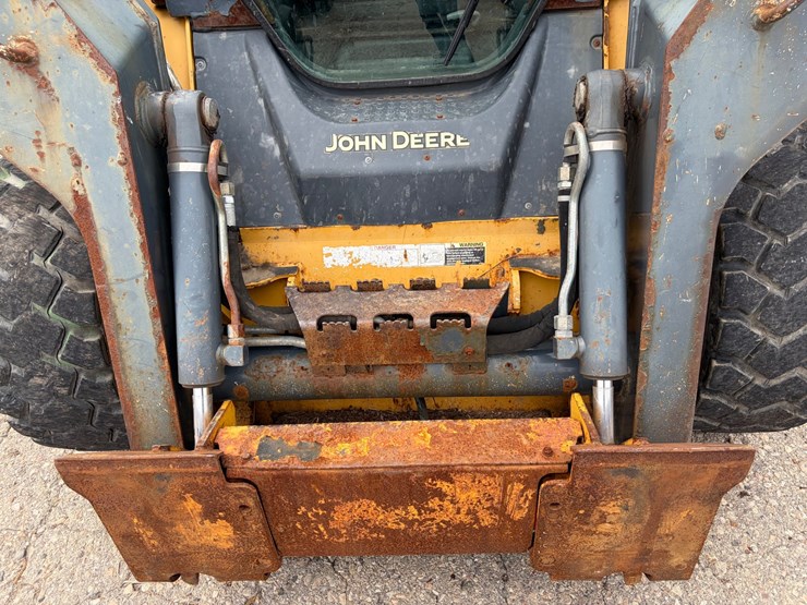 deere-326d-image-8