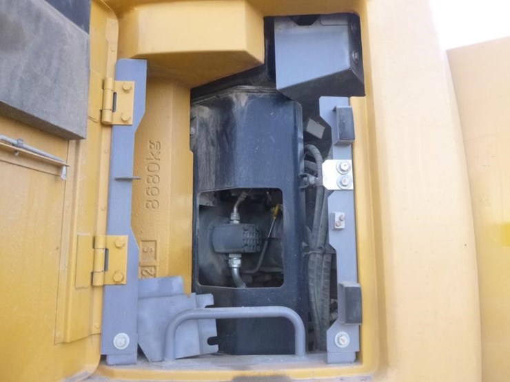 2019-deere-345g-lc-image-24