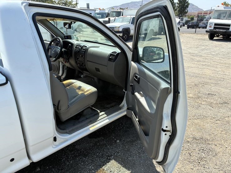 2005-chevrolet-colorado-image-12