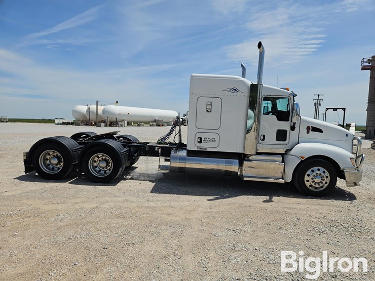 2014-kenworth-t660-image-4