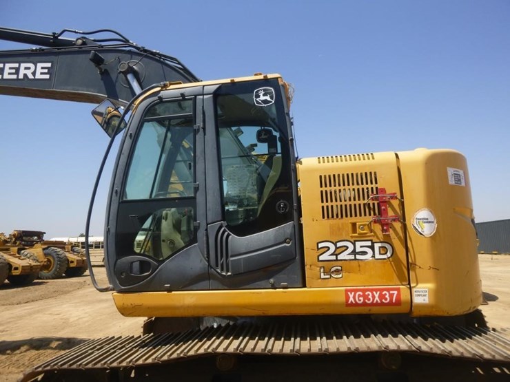 2011-deere-225d-lc-image-6