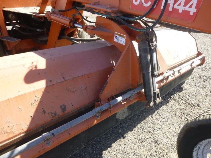 2014-broce-bb250b-image-20