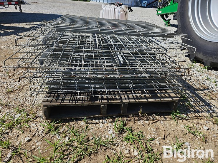 pallet-rack-wire-decking-image-10