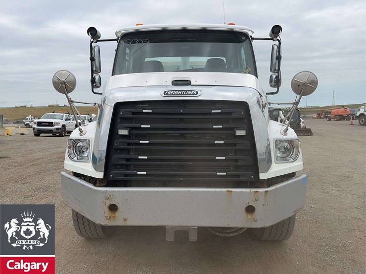 2016-freightliner-114sd-image-9